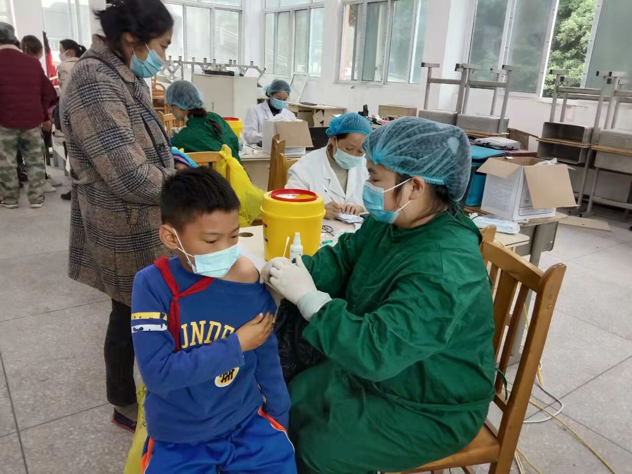 纳溪区天仙镇中心小学全校学生注射新冠病毒疫苗