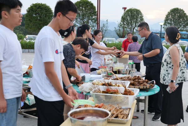 b321da2ed38a42db90b90582d0635cc6_副本.jpg